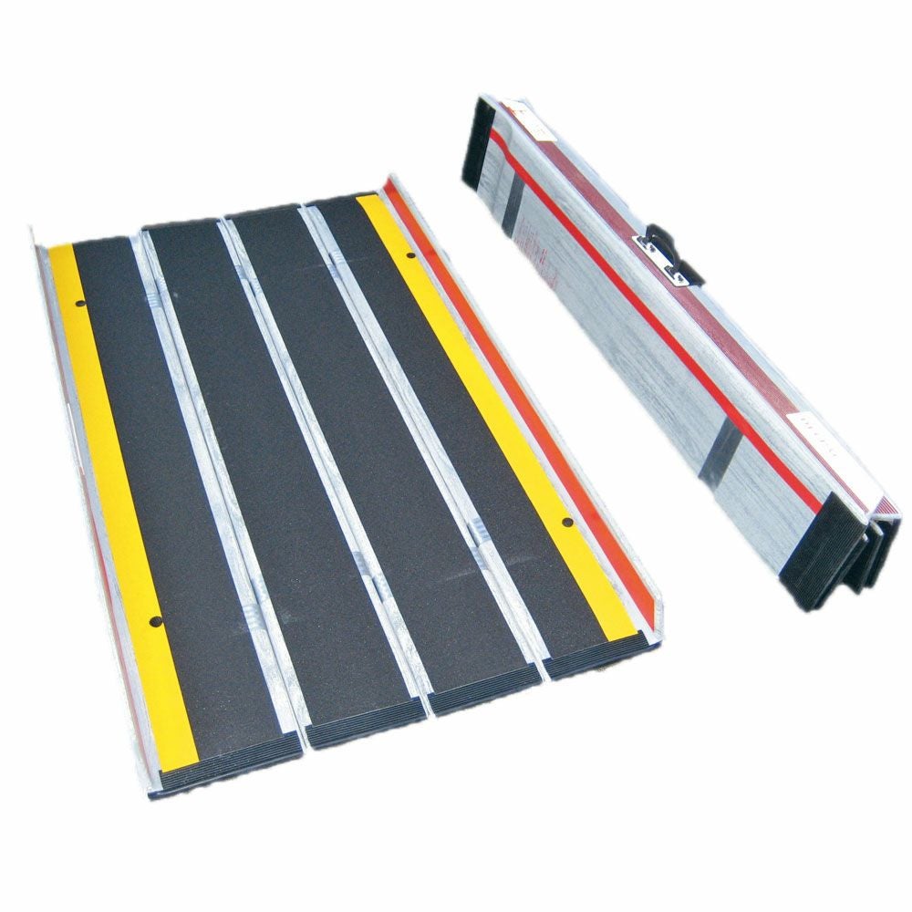 折りたたみ式　車いす用スロープ　DECPAC　デクパック　165×74cm デクパック シニア 【長さ165cm】 縦四つ折りタイプ | 車いす通販の